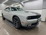 Dodge Challenger 3.6 V6 SXT PLUS/Schiebedach/Memor/R20 - silberne Dodge Challenger