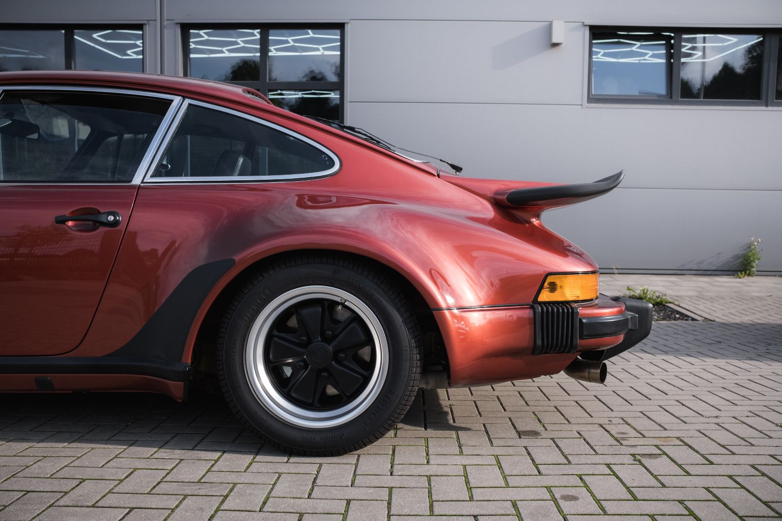 Fahrzeugabbildung Porsche 911/930 Turbo 3.0-Neuaufbau-dt. Fzg.-Matching N
