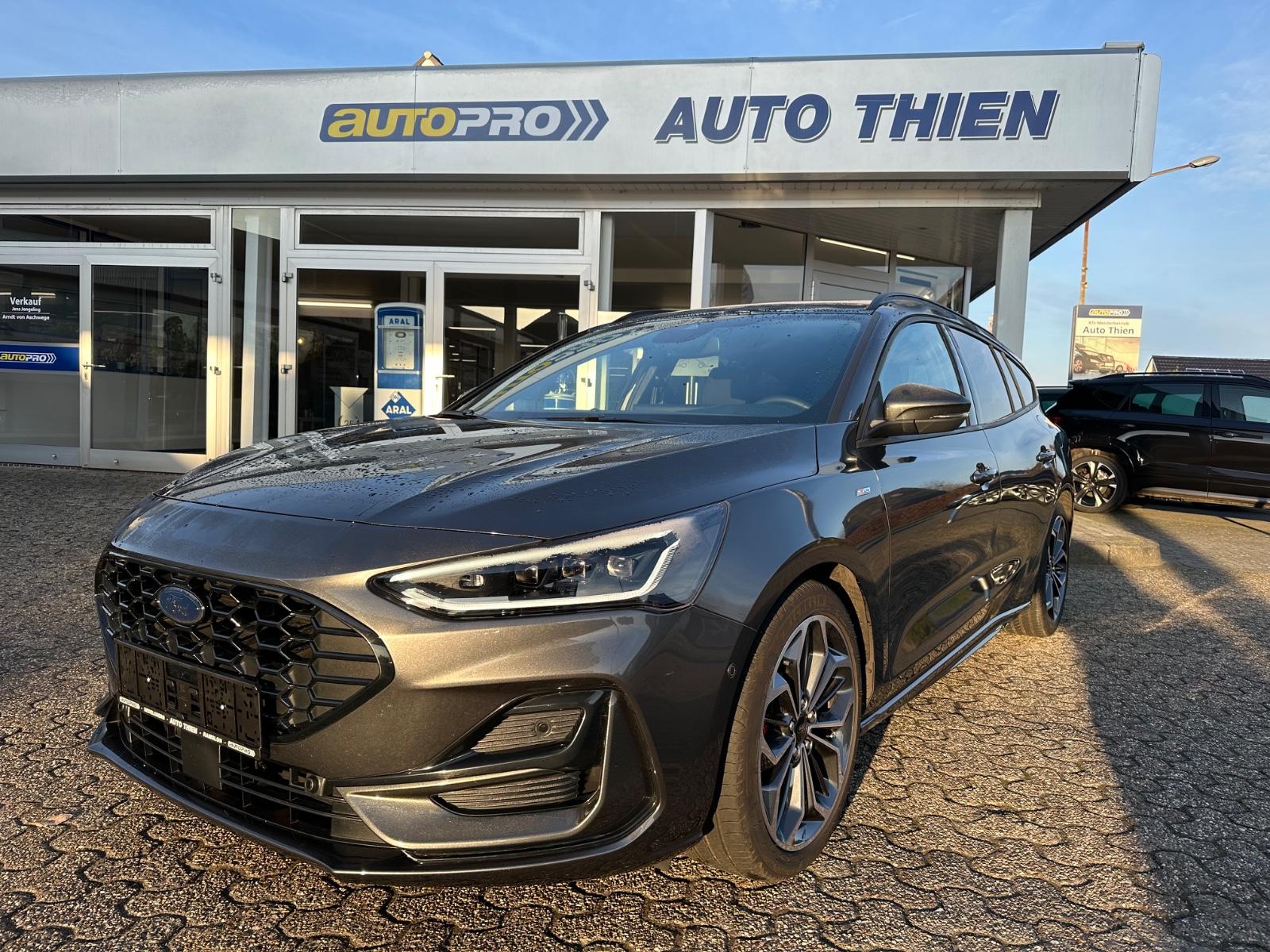 Ford Focus Turnier 1.0 ST-Line X Pano/ACC/Matrix/Navi