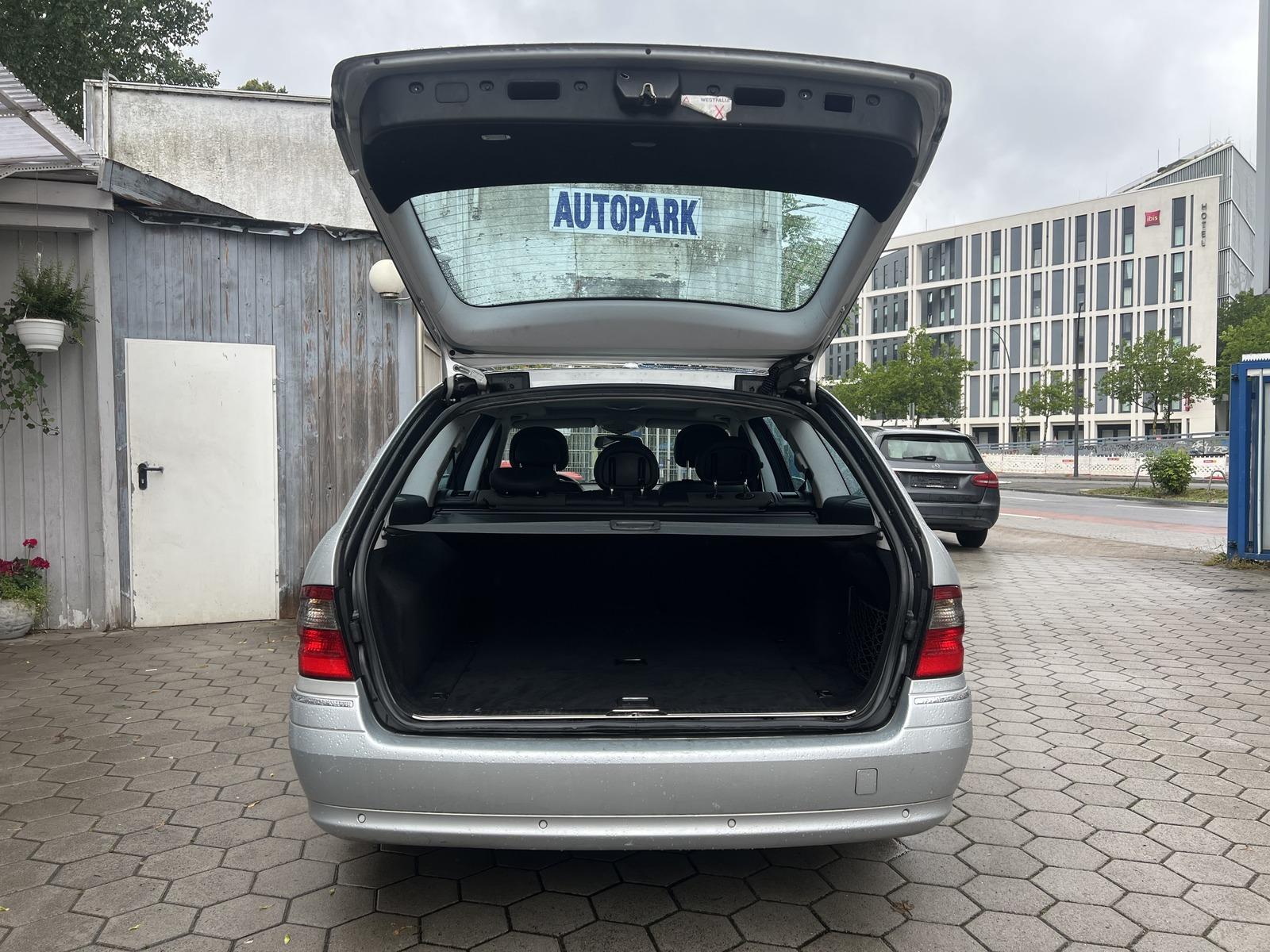 Mercedes-Benz E 220 CDI T BleuEfficiency Avantgarde*Tiptronic