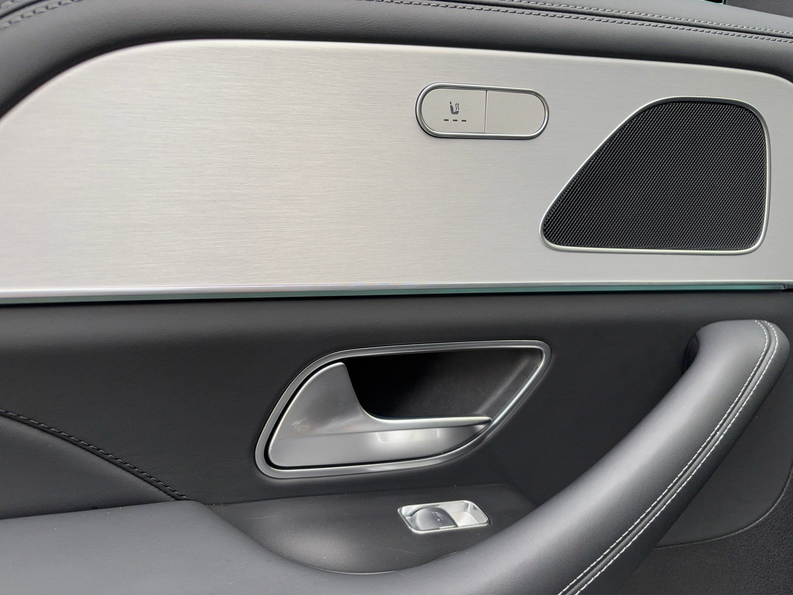 Fahrzeugabbildung Mercedes-Benz GLE 63 AMG Pano DISTRO Nappa AHK Kamera MLED EDW