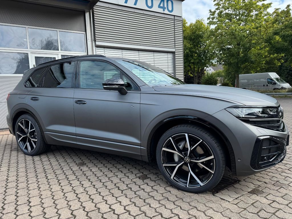 Volkswagen Touareg 4Motion R-Line MATT 22