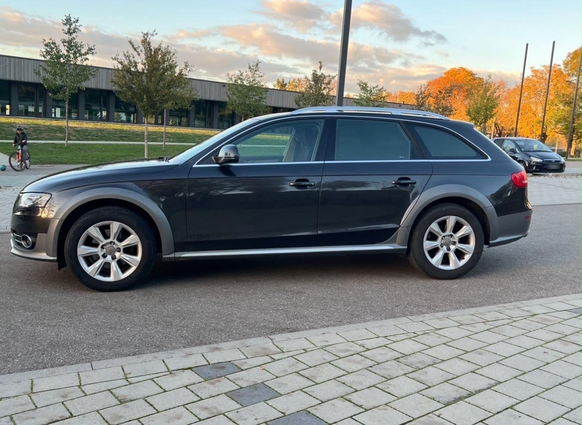 Audi  2011 — photo 5