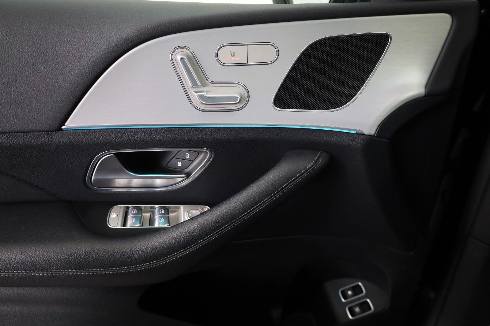 Fahrzeugabbildung Mercedes-Benz GLE 350 e 4Matic,Leder,Navi,LED,SH,Kamera