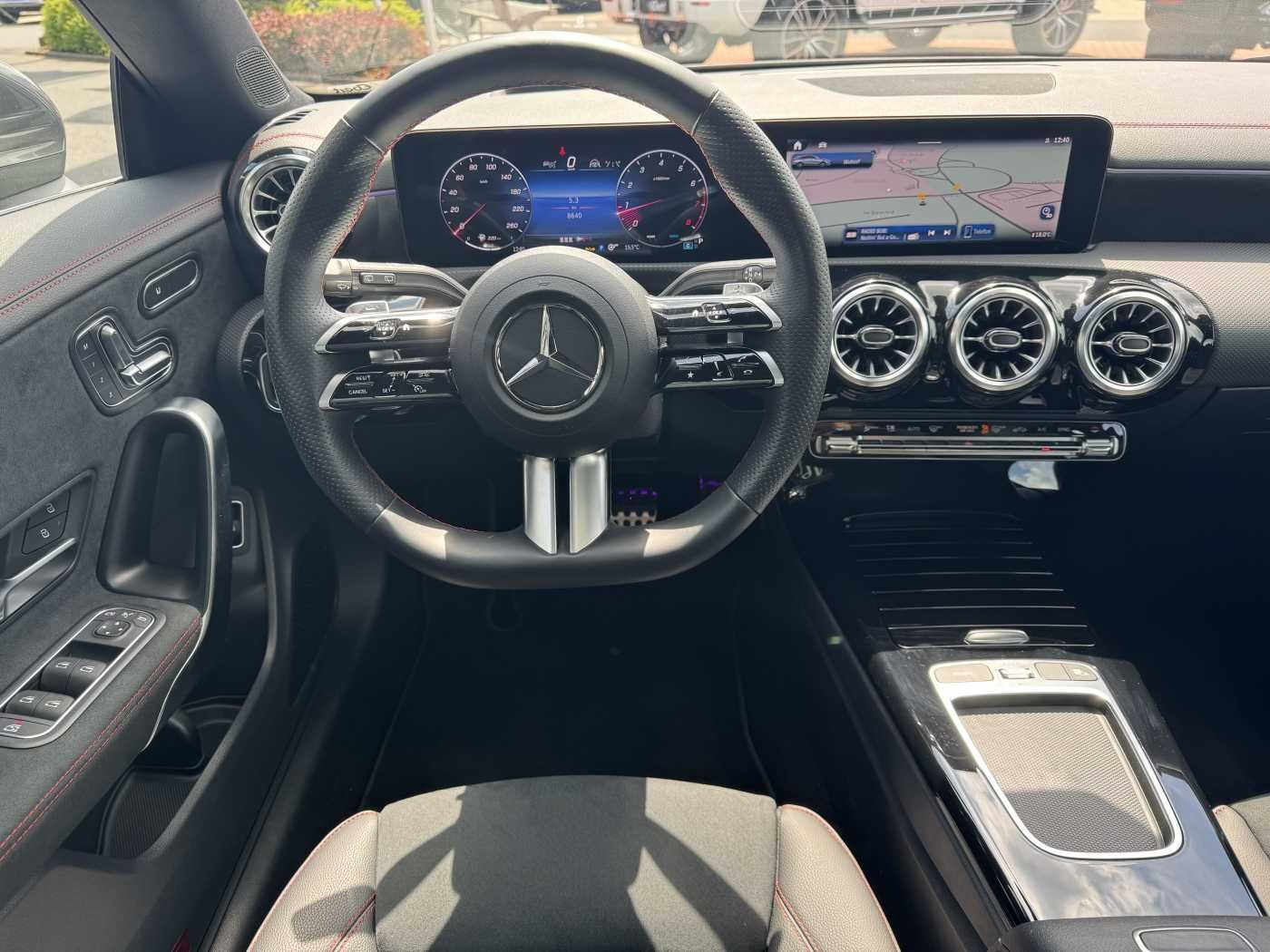 Fahrzeugabbildung Mercedes-Benz CLA 200 AMG+Pano+MultiBeam+DistrPro+HUD+360