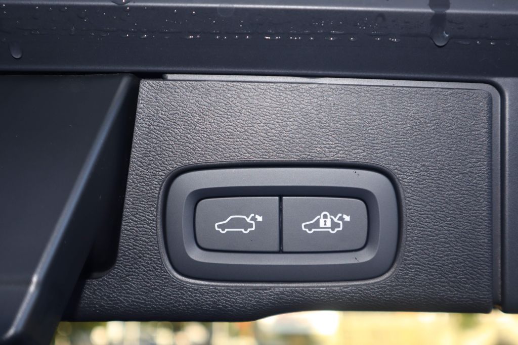 Fahrzeugabbildung Volvo XC60 T6 AWD Plus Bright+Nappa+HUD+SOFORT