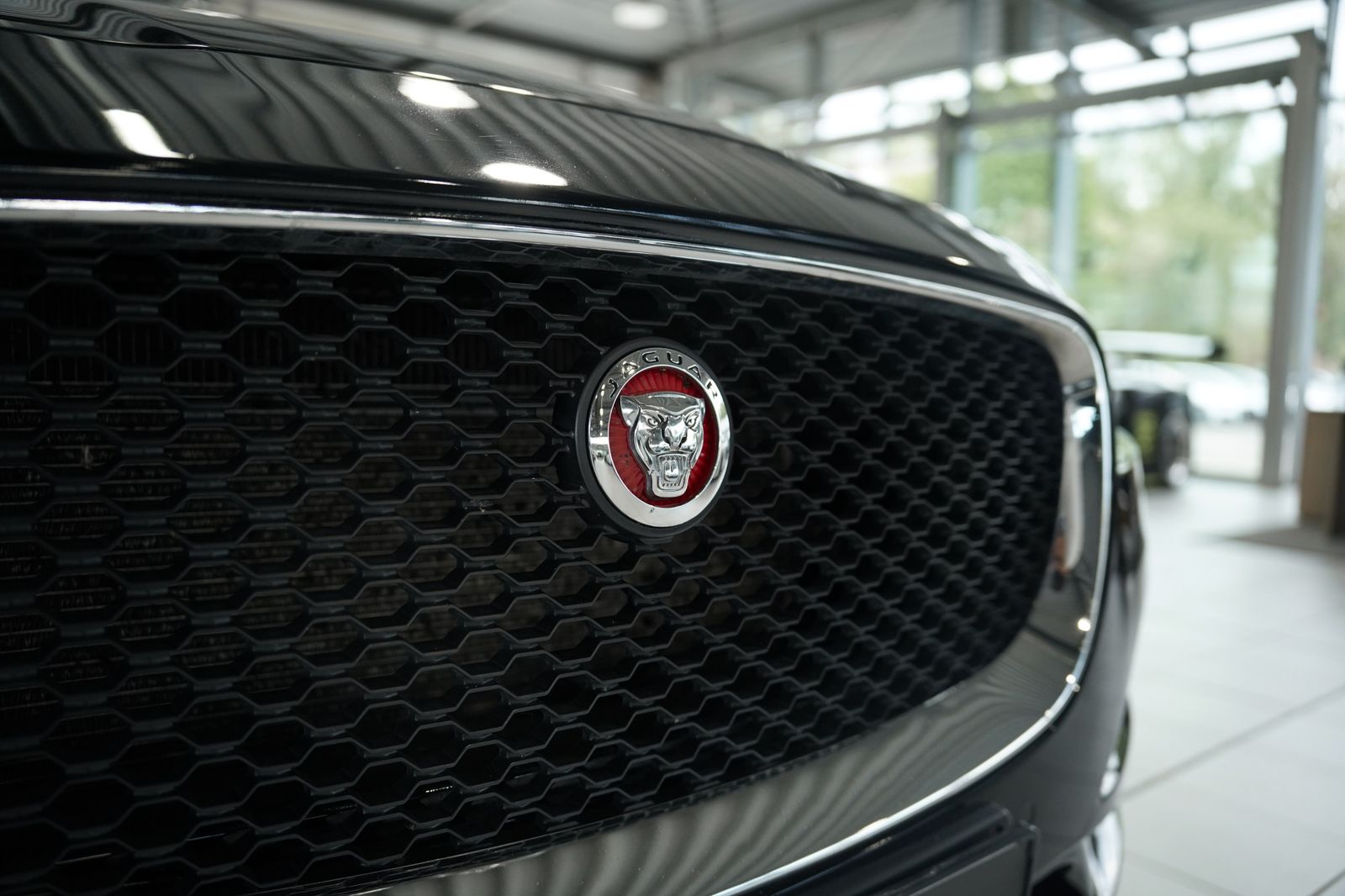 Jaguar F Pace