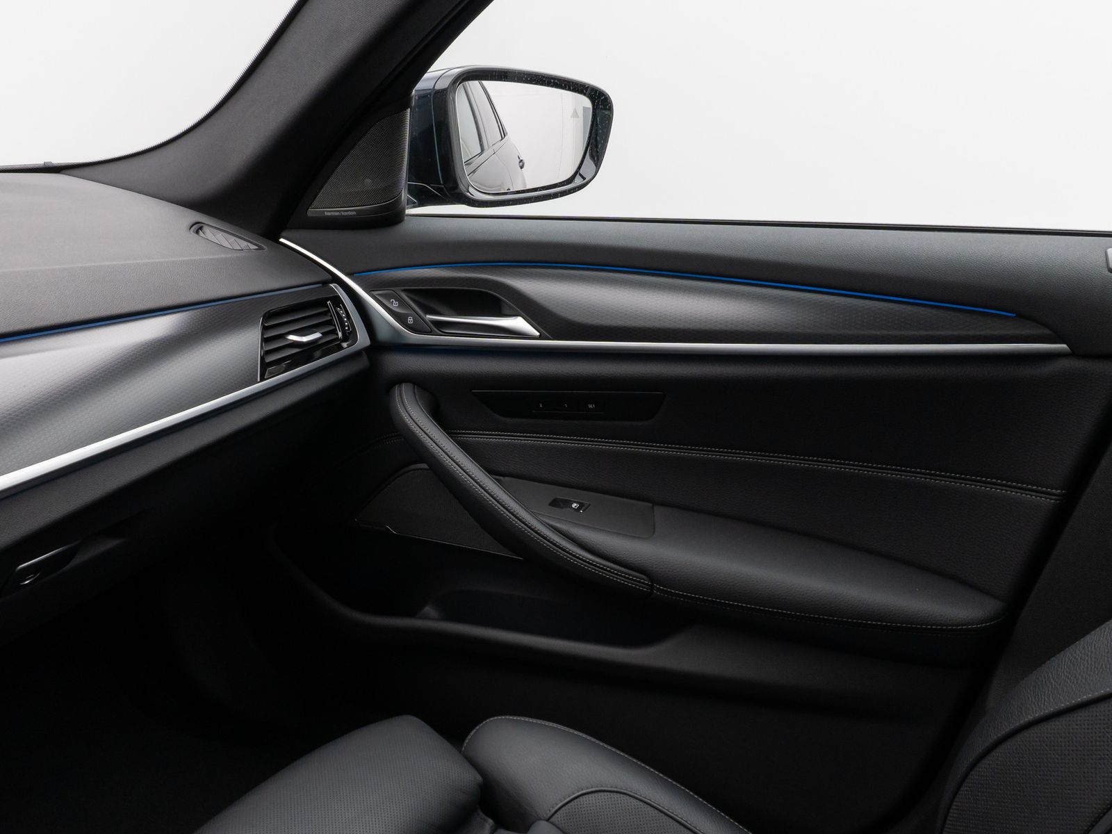 Fahrzeugabbildung BMW 530e xD M Sport Panorama Laser 360°HUD DAB H/K