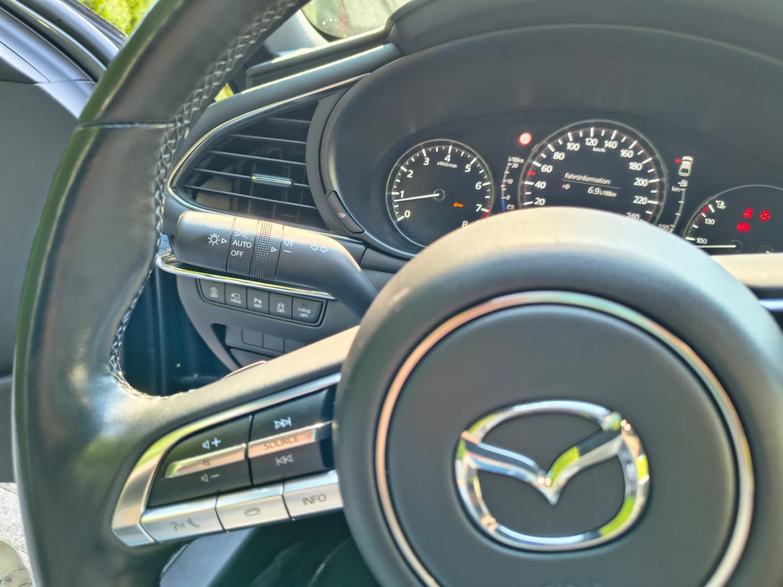 Fahrzeugabbildung Mazda 3 2.0 Auto. Selection LED+NAVI+SHZ+KAM+ACC+BOSE+