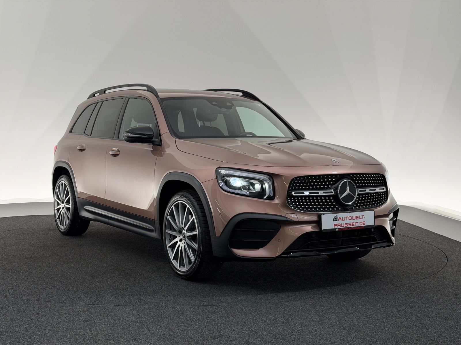 Gebrauchtwagen Mercedes-Benz GLB GLB 200*AMG LINE*NIGHT-LED-RFK-SHZ-APP-ROSEGOLD in Horb am Neckar