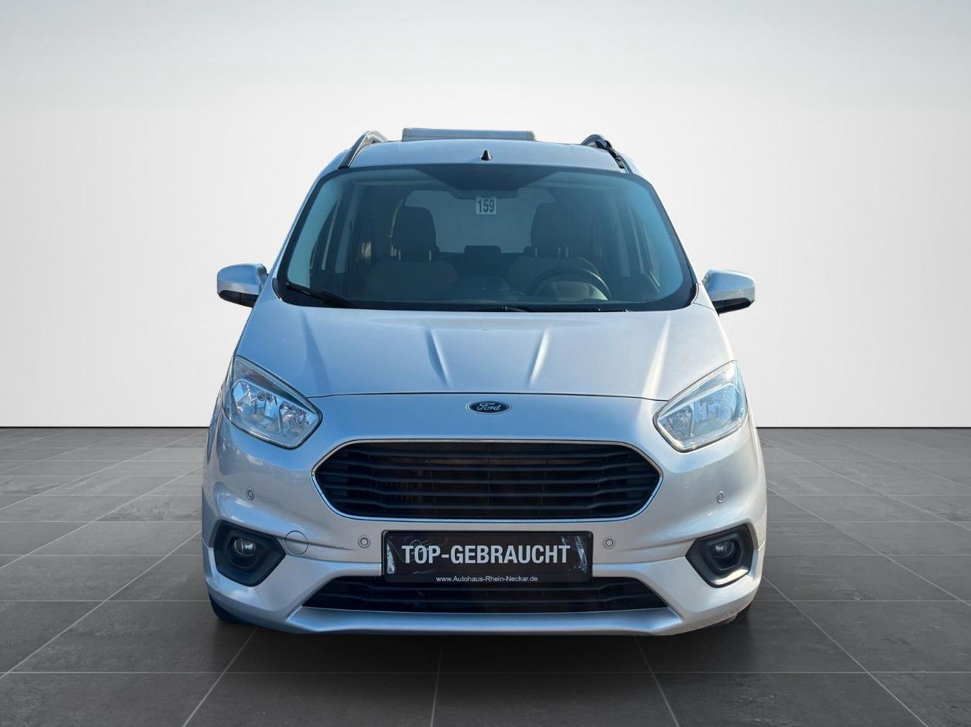 Ford Tourneo Courier Titanium Sitzheizung Navi