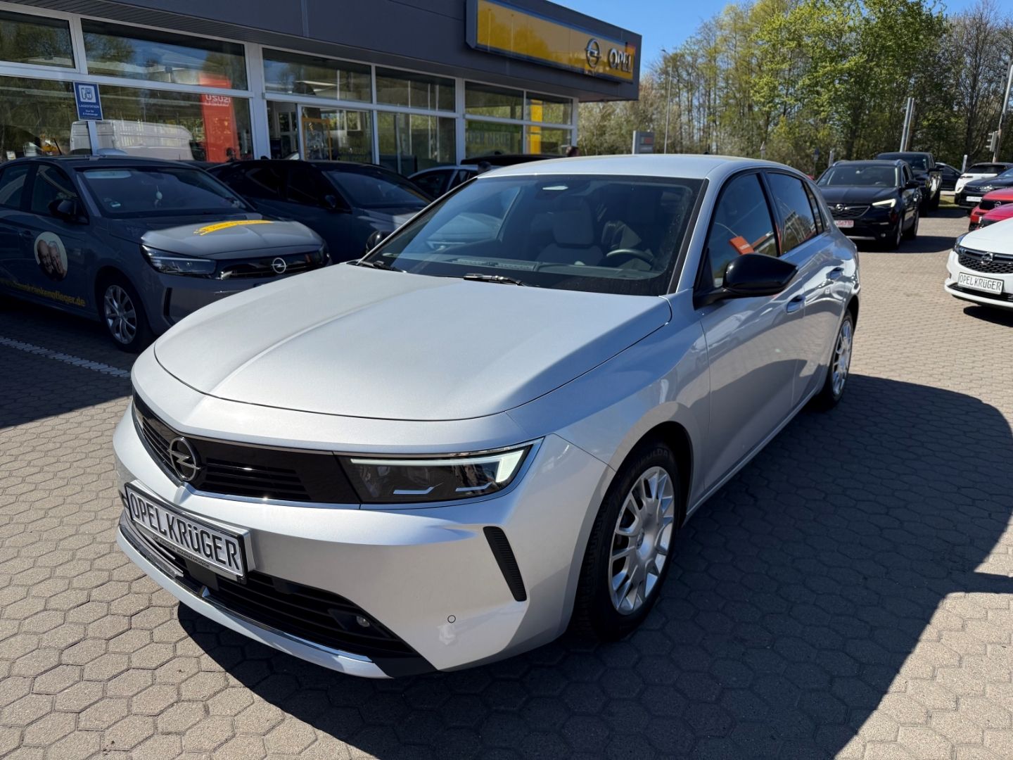 Fahrzeugabbildung Opel Astra L Elegance mit SHZ+LHZ+Kamera