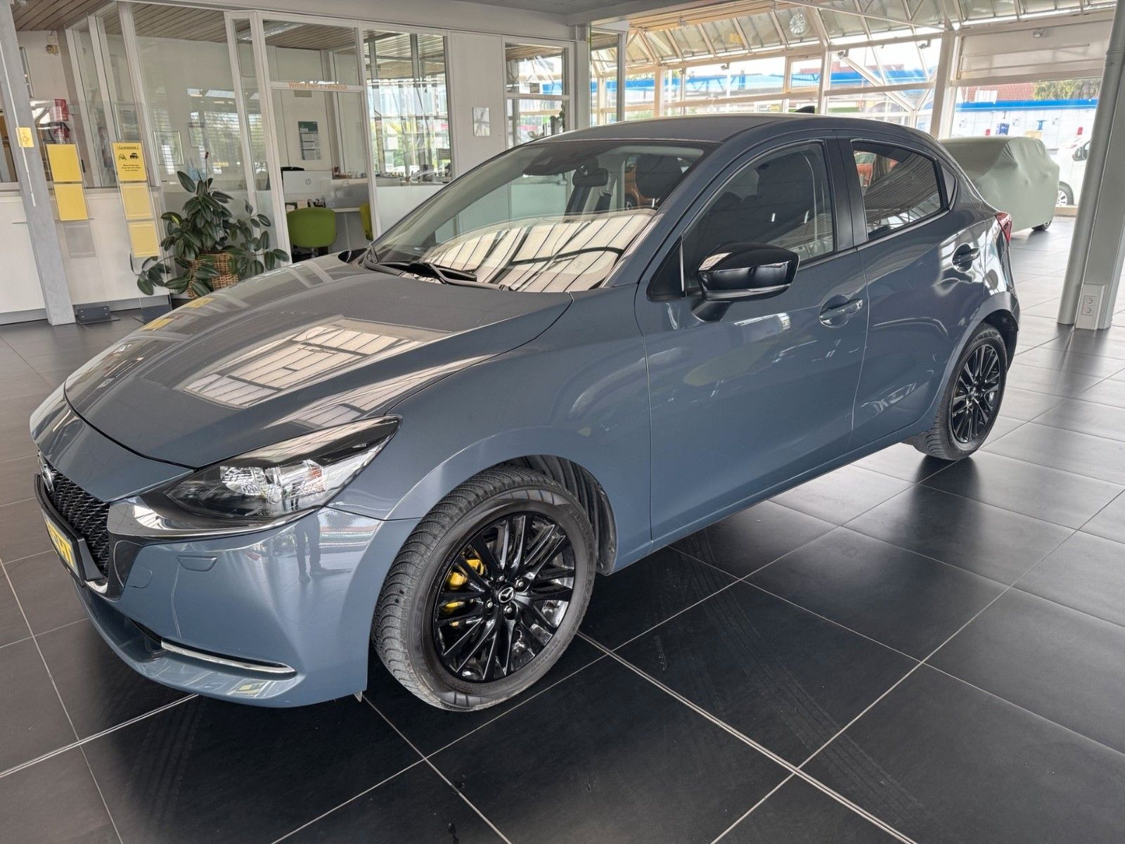 MAZDA 2