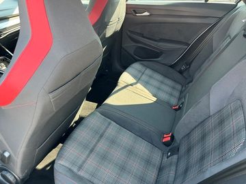 Volkswagen Golf VIII Lim. 2.0 TSI GTI Matrix19 ZollACC