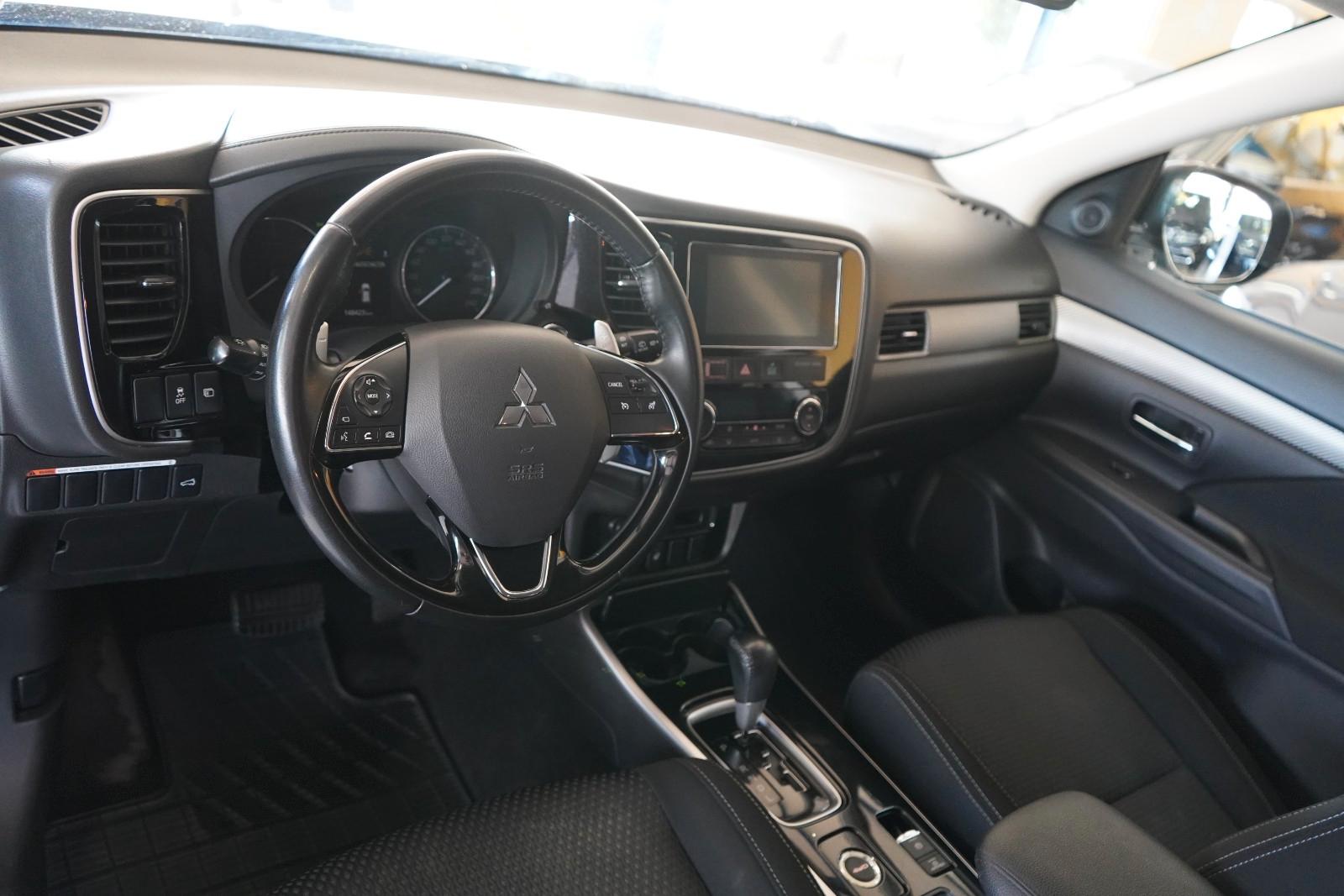 Mitsubishi Outlander Edition 100+ 4WD AUTOMATIK / XENON