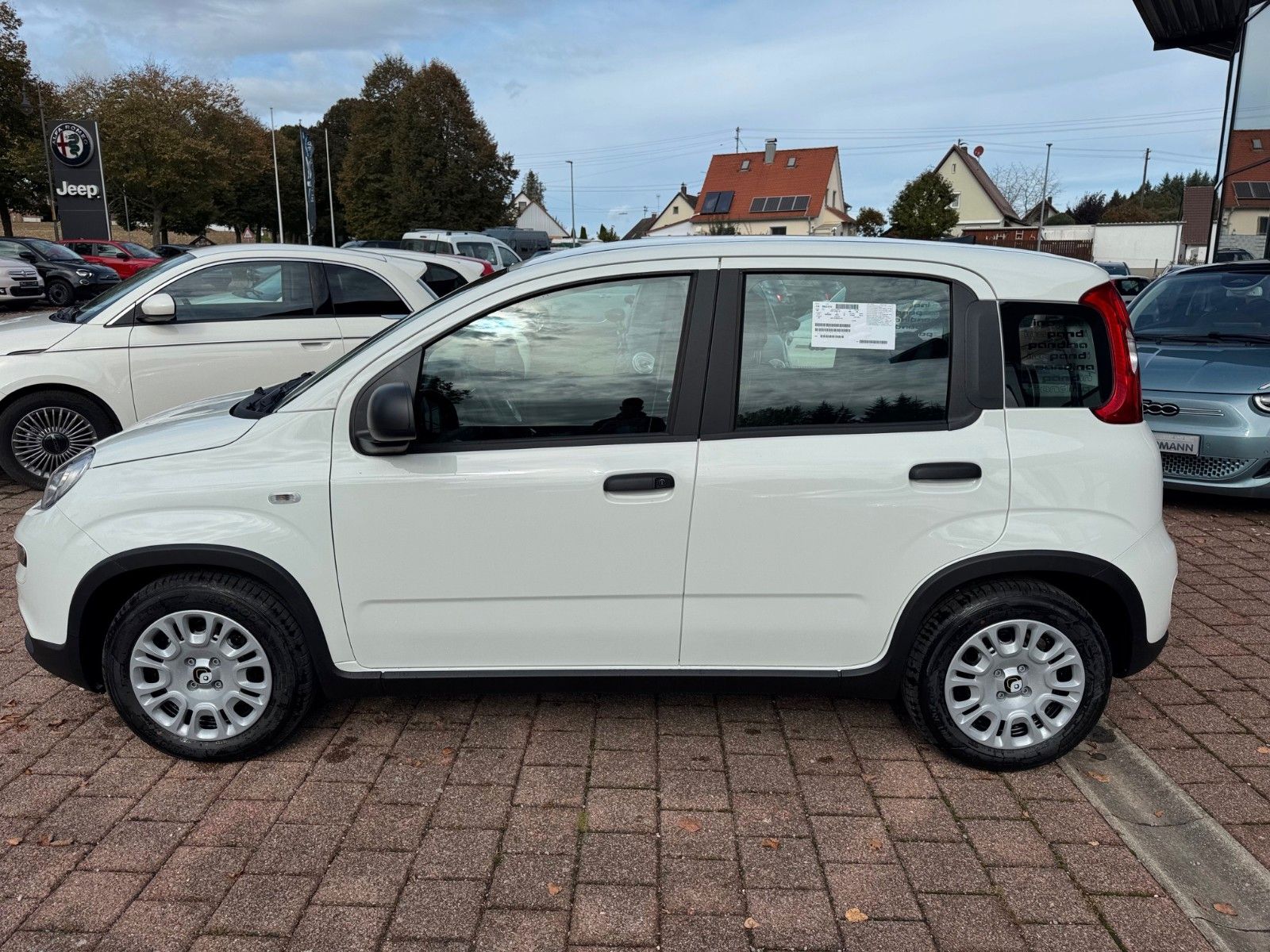 Fahrzeugabbildung Fiat Panda Pandina Hybrid 1.0 GSE 51kw (70PS) Weiß