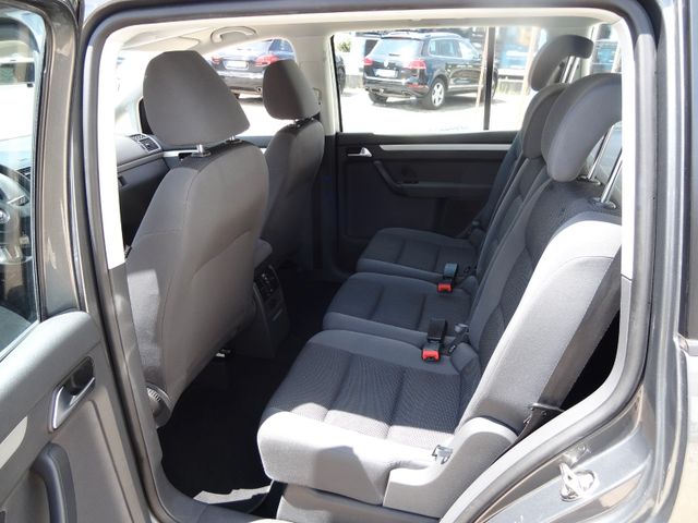 Fahrzeugabbildung Volkswagen Touran Trendline/2.Hd/PDC/Klima/Steuerkette NEU/