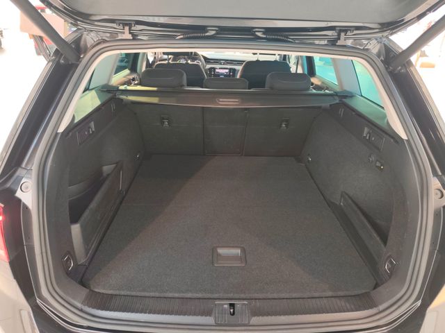 Passat Variant GTE *ACC*Navi*Ergo*AHK*Kamera*18"