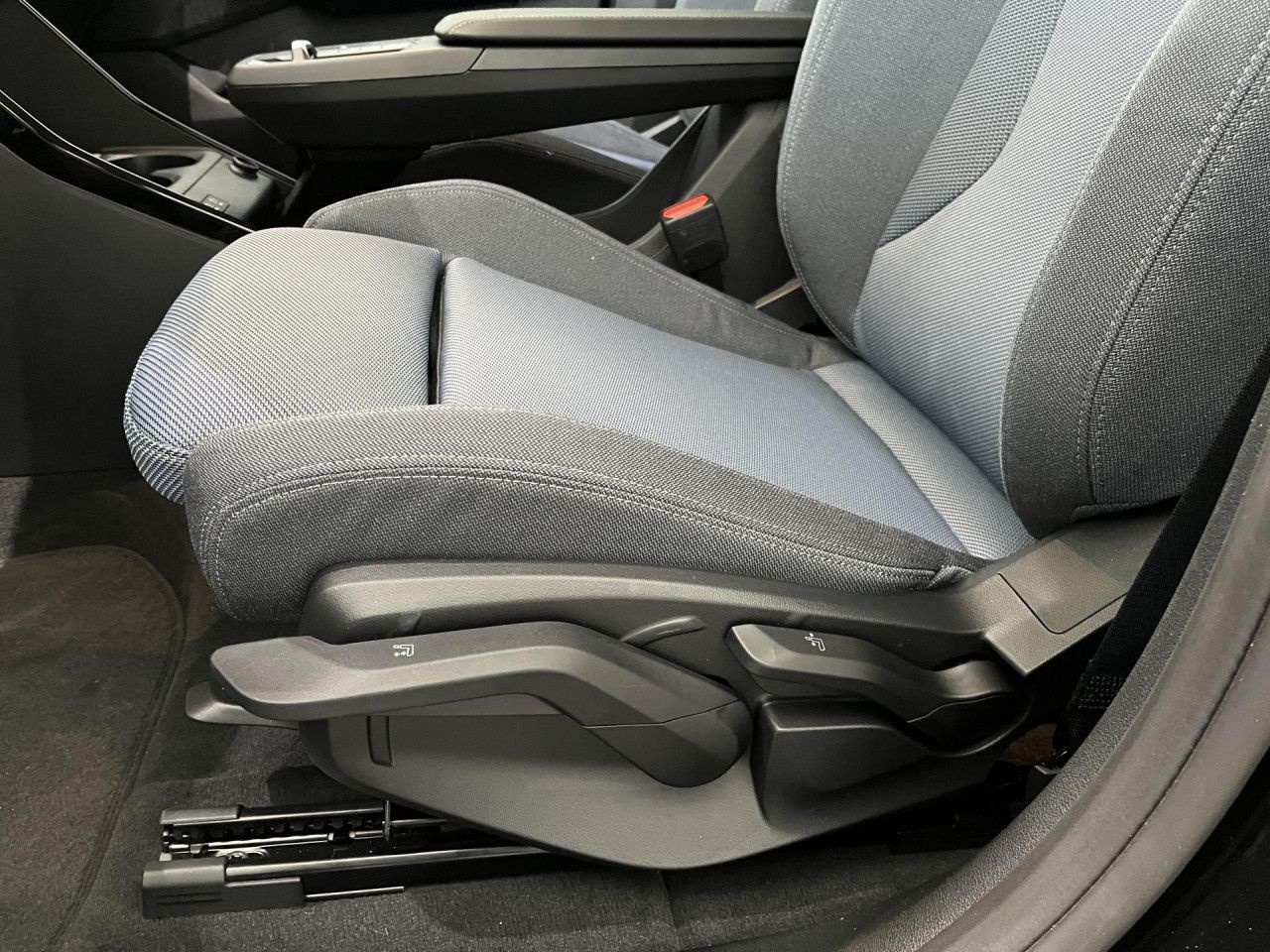 BMW iX2 - Bild 12