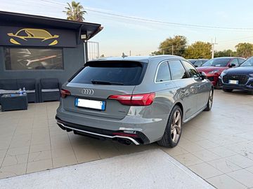 Audi A4 - 4