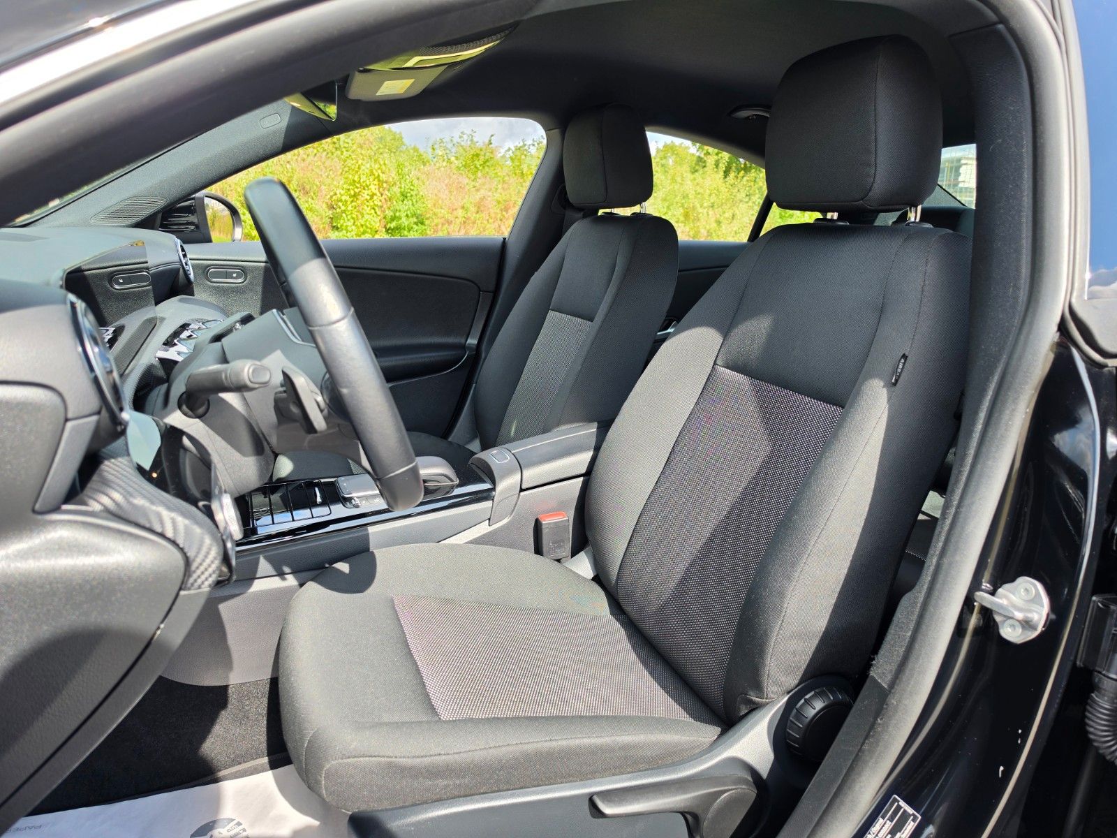 Mercedes-Benz CLA 180,AUTOMATIK NAVI LED.XENON R.KAMERA foto 3