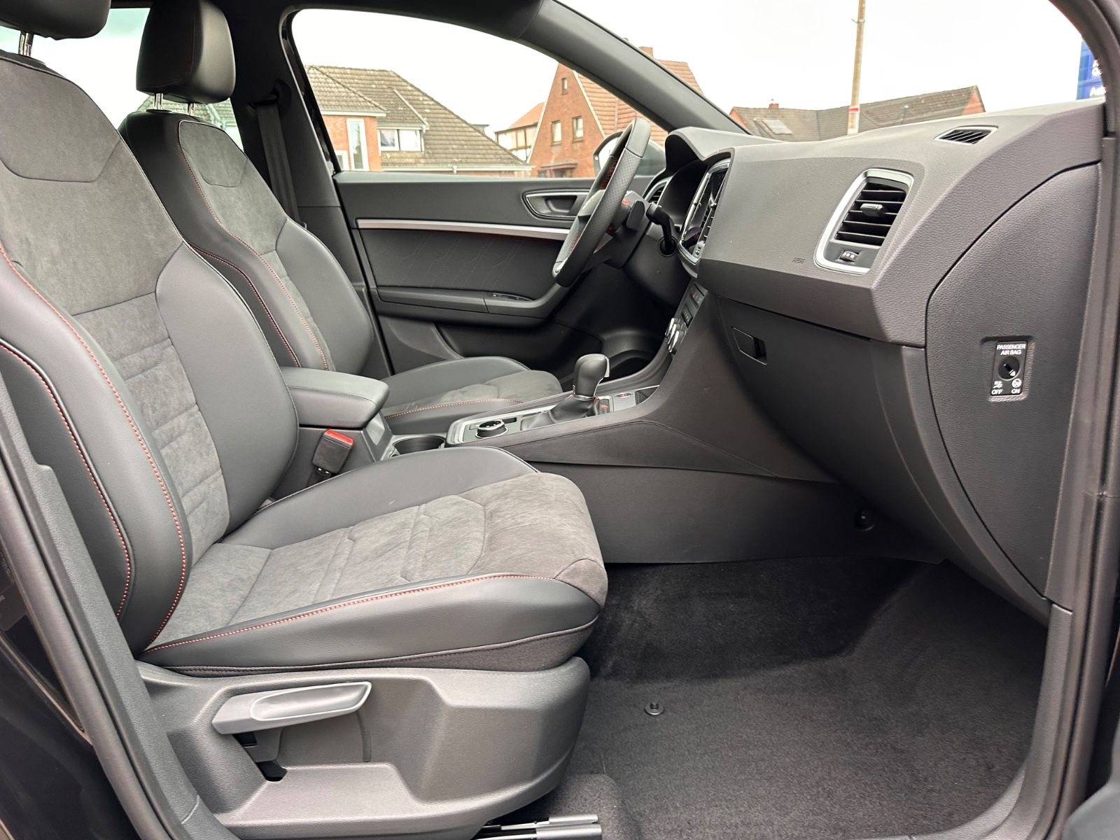 Fahrzeugabbildung SEAT Ateca FR 1.5 TSI DSG AHK/ACC/NAVI/LED/eHeck/SHZ