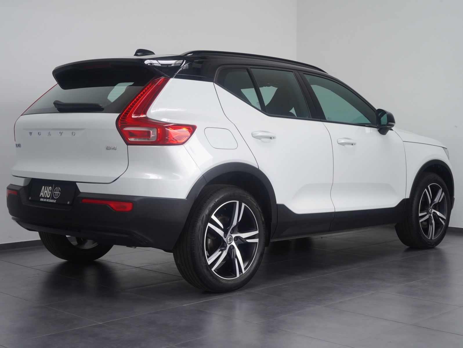 Fahrzeugabbildung Volvo XC40 B4 B R Design LED/NAVI/ACC/LEDER/360°