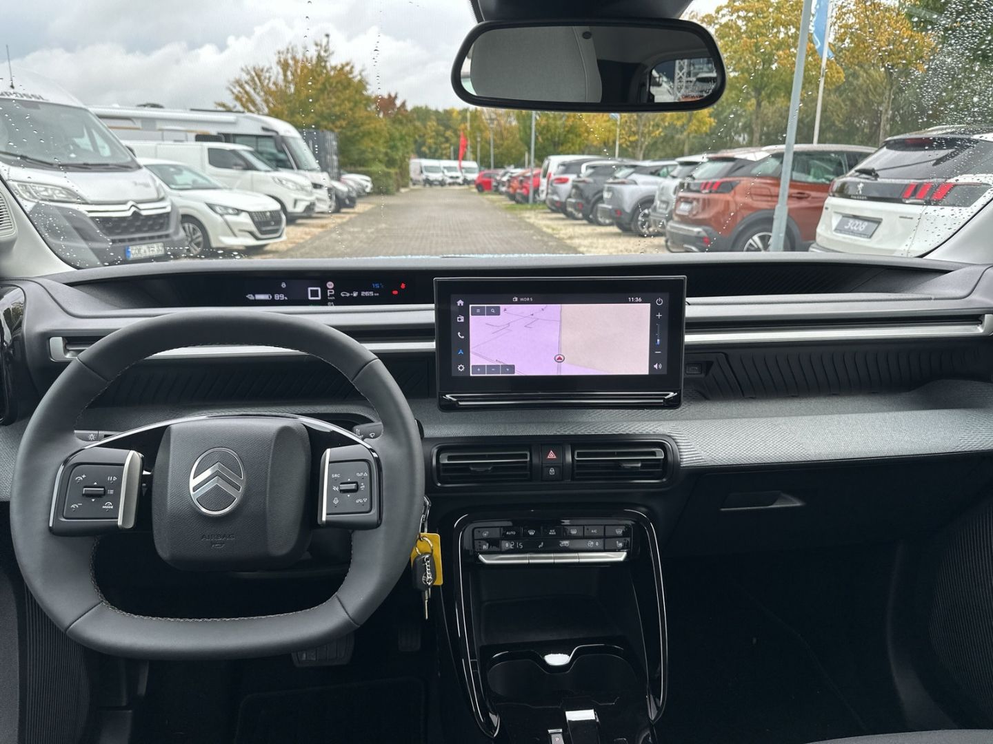 Fahrzeugabbildung Citroën C3 MAX Elektro 113 Navi CarPlay SHZ Temp.