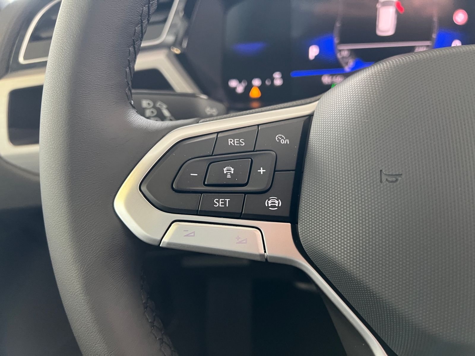 Fahrzeugabbildung Volkswagen Touran Comfortline 1.5 TSI DSG *AHK, LED, 7Sitze