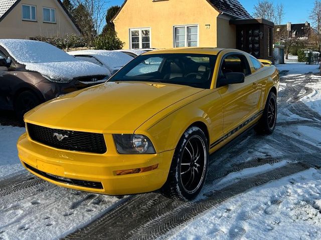 Ford Mustang 4,0 V6 HU NEU LEDER 19" AUTOMATIK