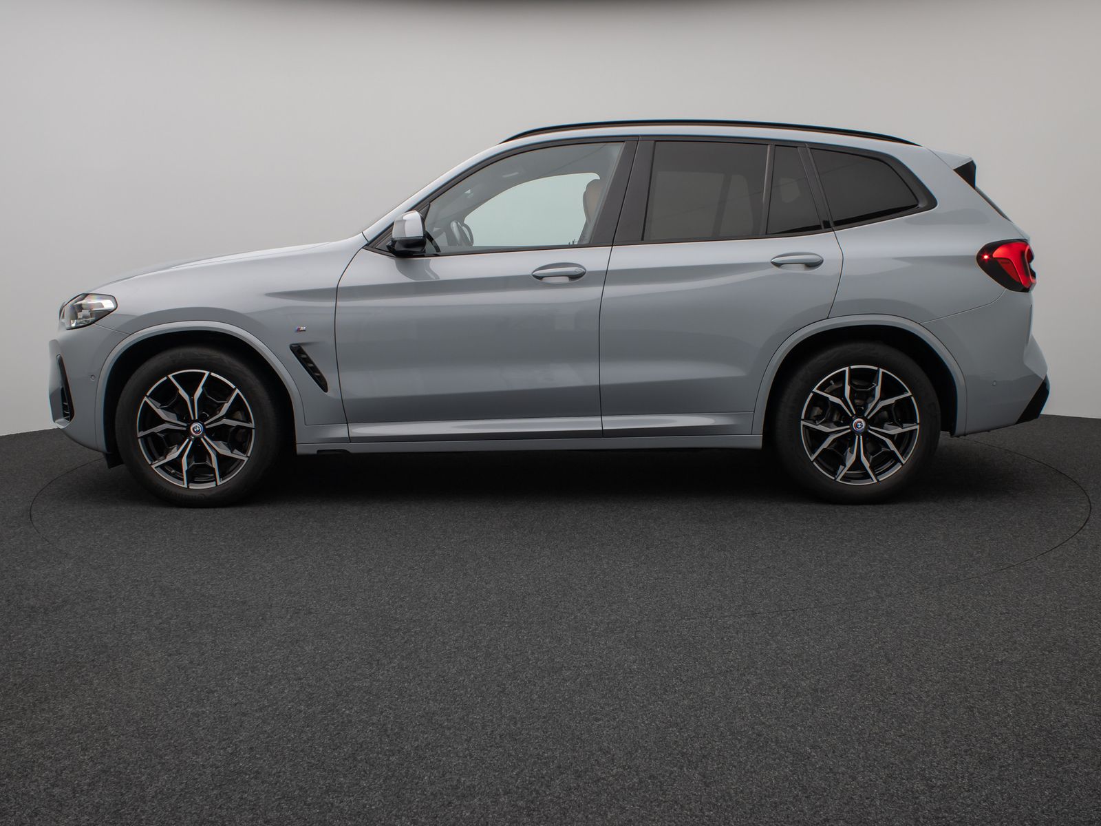 Fahrzeugabbildung BMW X3 xD20d M Sport Kamera DAB HiFi AHK Komfort 19"