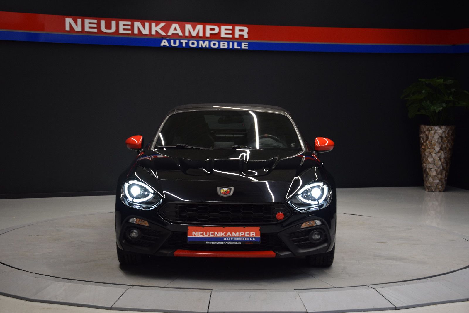 Fahrzeugabbildung Abarth 124 Spider Turismo Leder Bose PDC Radio+