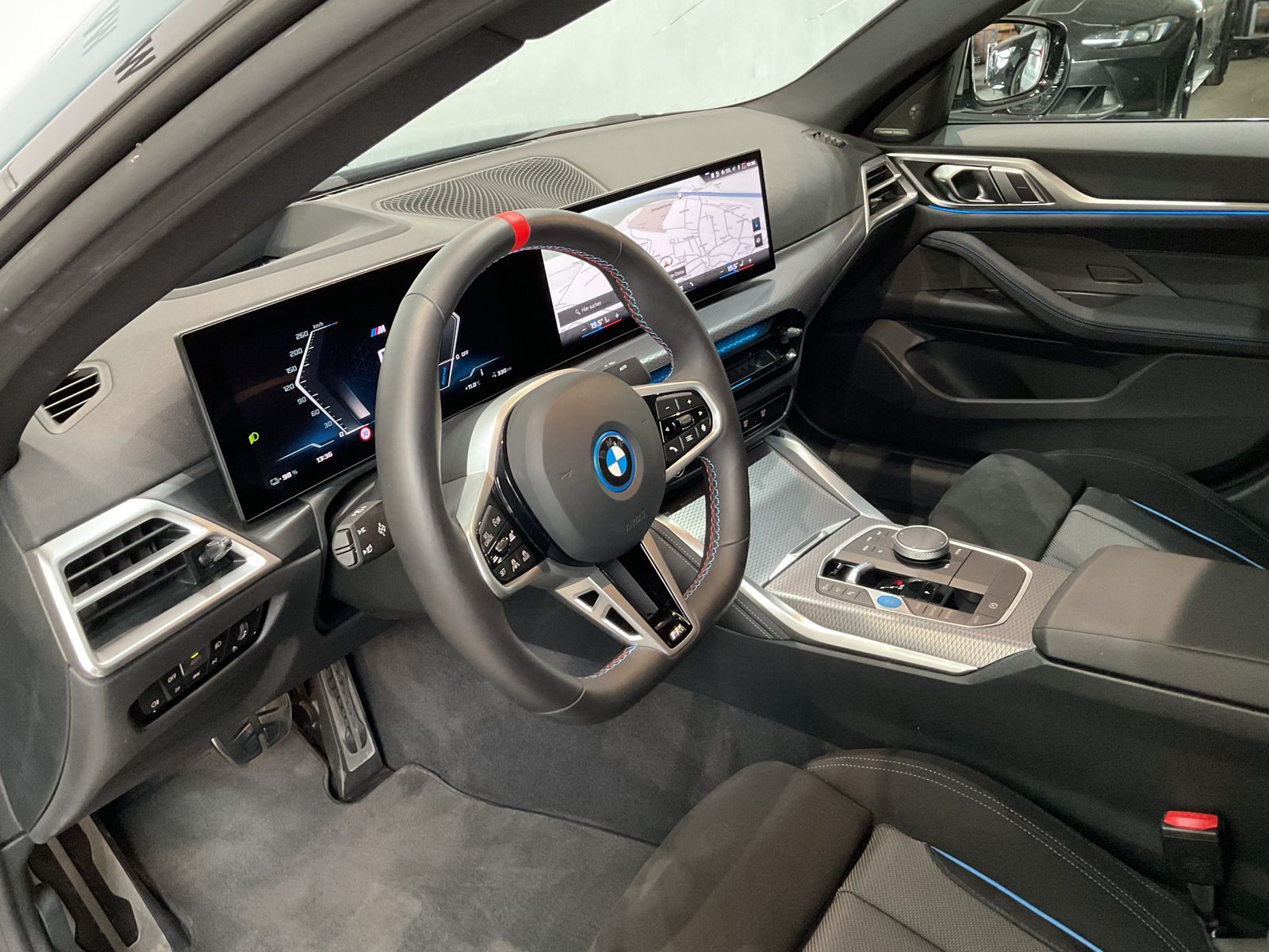 Fahrzeugabbildung BMW i4 M50 19" LMR, Parking Assistant Plus, HK Hifi