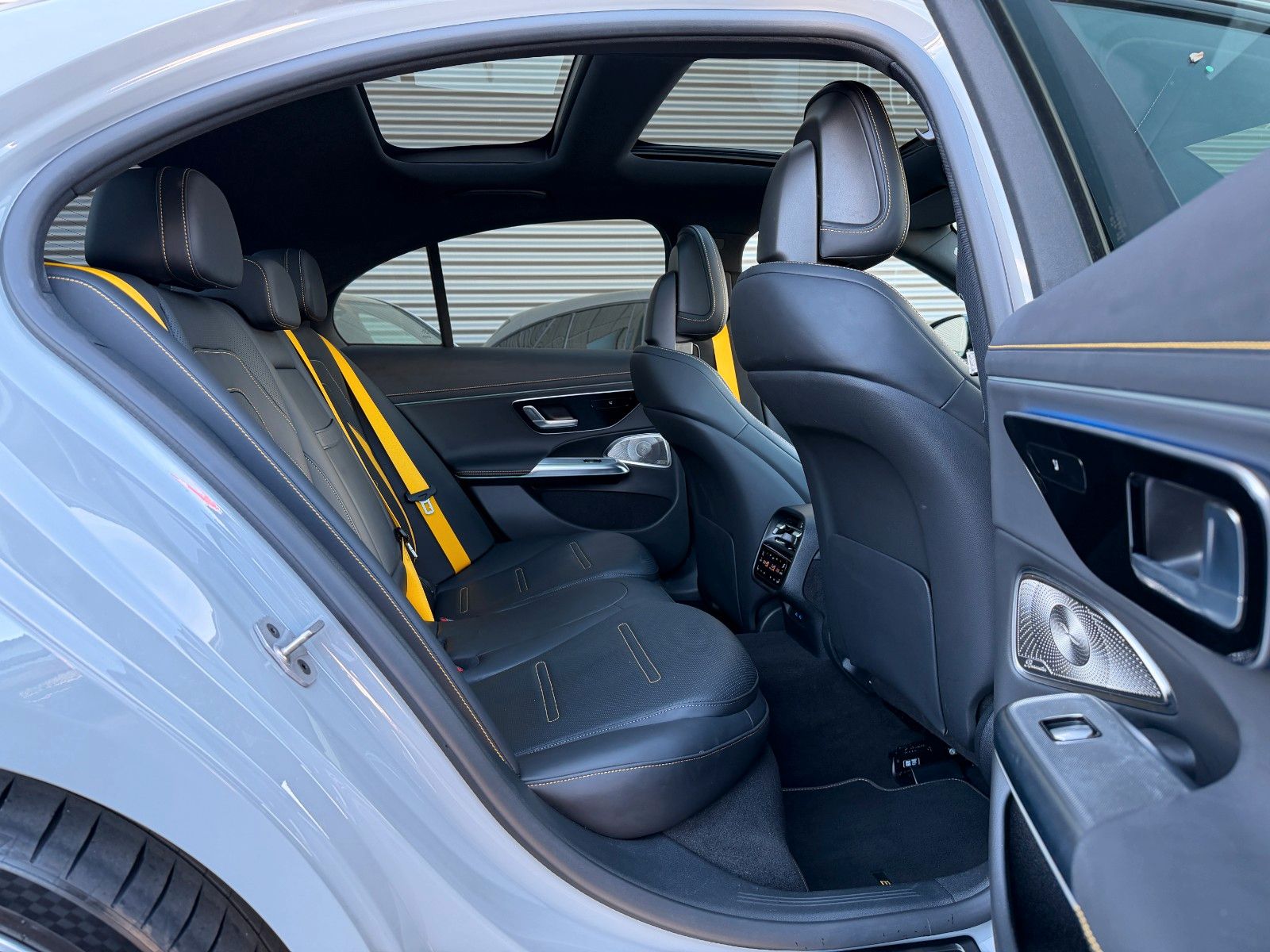 Fahrzeugabbildung Mercedes-Benz E 53 AMG 4M Edition1 PremiumPlus+Carbon+21"+Voll