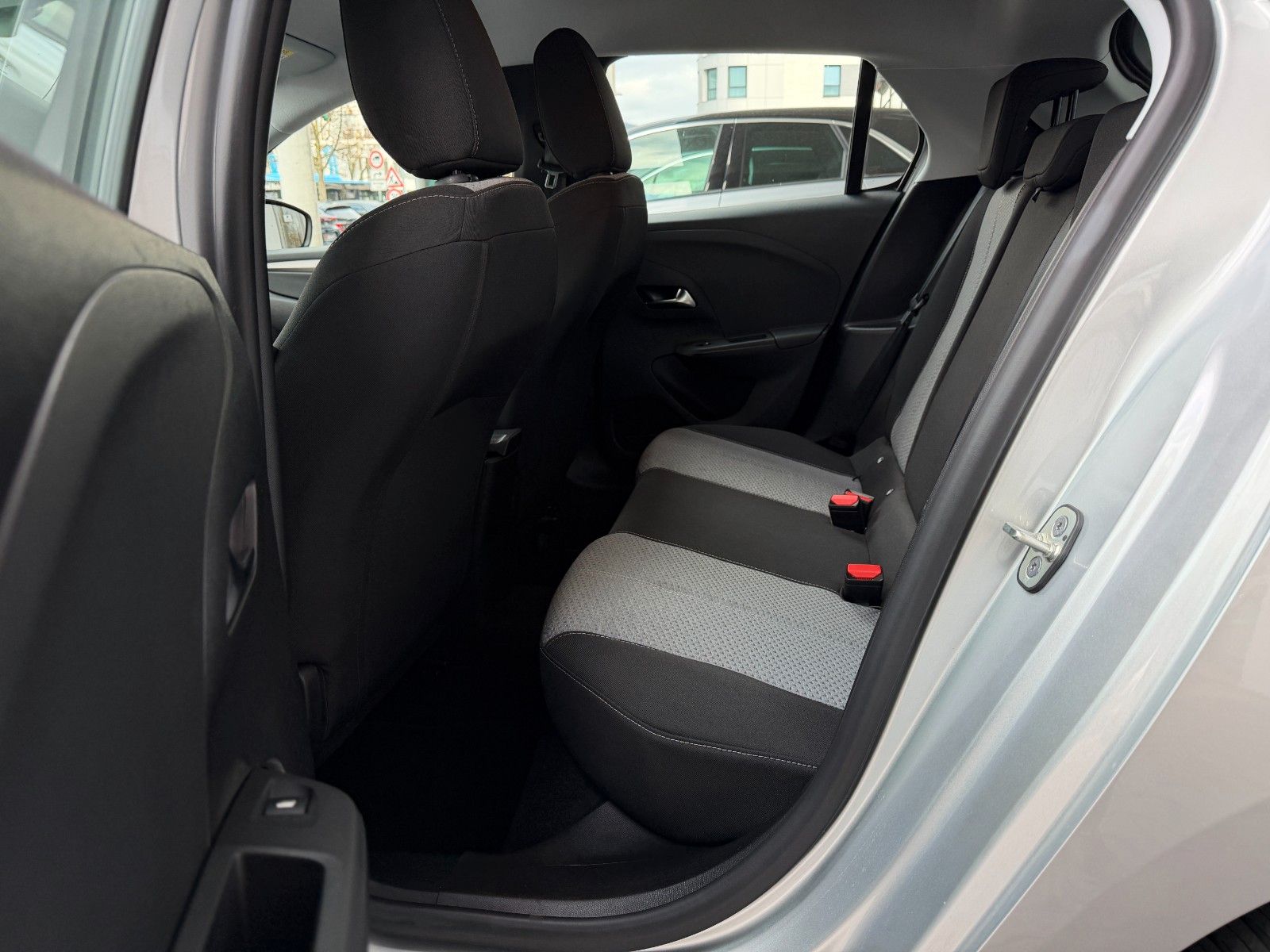 Fahrzeugabbildung Opel Corsa F Edition 100PS LED/Allwetter/Parkpilot!