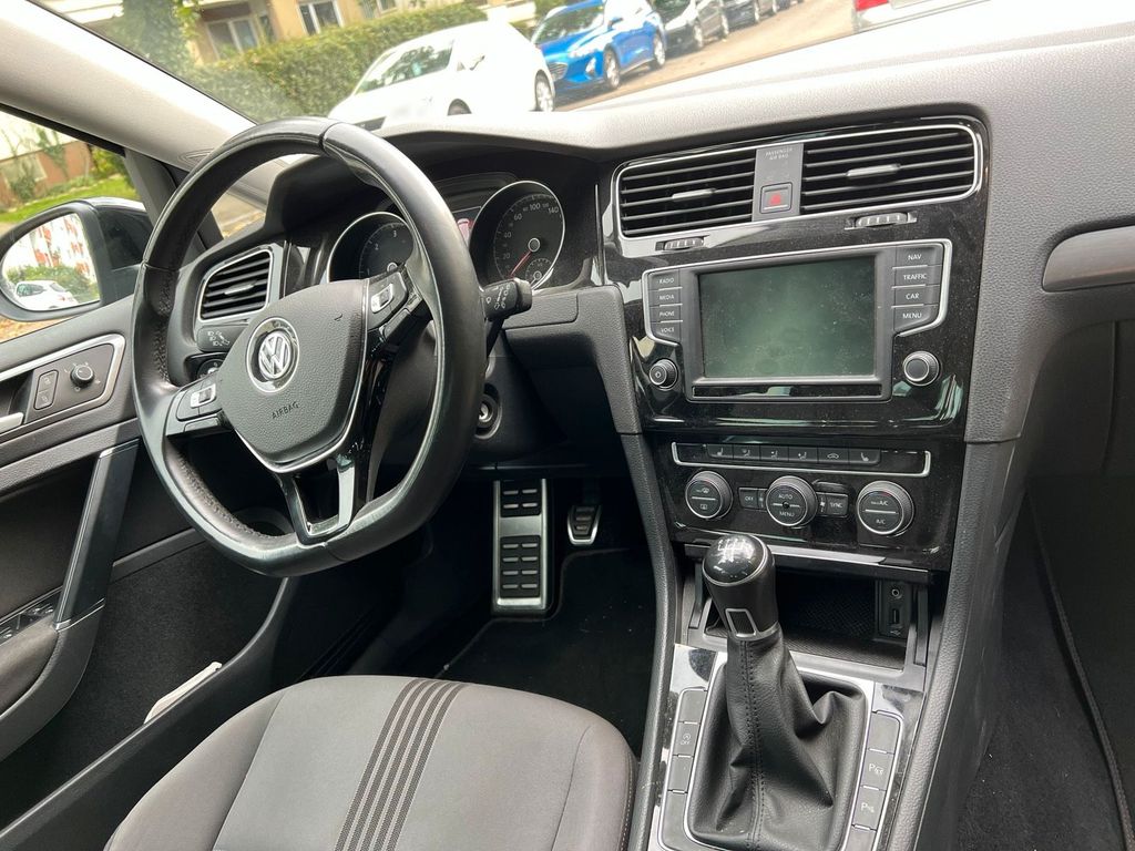 Image of Volkswagen Golf