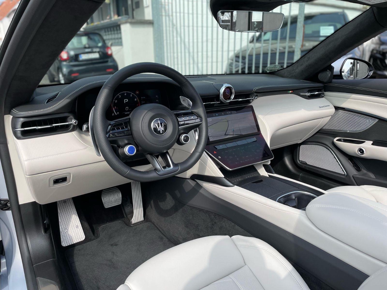 Fahrzeugabbildung Maserati GranCabrio Trofeo |SportDesign|Sonus|HeadUp|Lift