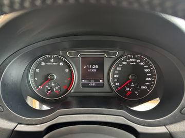 MYAUTOCENTER – Gebraucht- und Jahreswagen mit Werkstattservice in Pfaffenhofen Audi Q3 *S-LINE*TEMPO*NAVI*KEYLESS*BI-XENON*