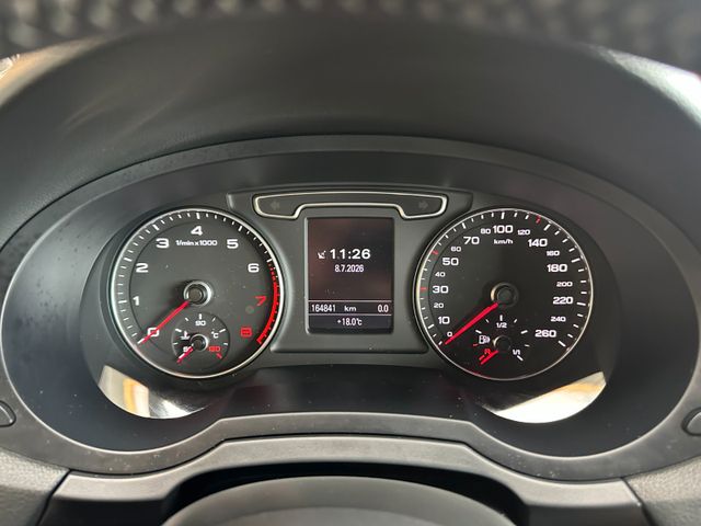 MYAUTOCENTER – Gebraucht- und Jahreswagen mit Werkstattservice in Pfaffenhofen Audi Q3 *S-LINE*TEMPO*NAVI*KEYLESS*BI-XENON*