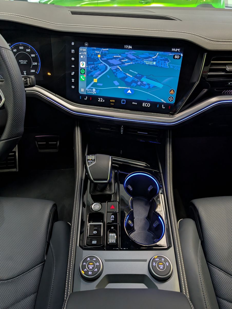 Fahrzeugabbildung Volkswagen Touareg 3.0 TDI 4M R-Line Komfort-Paket UPE 111T