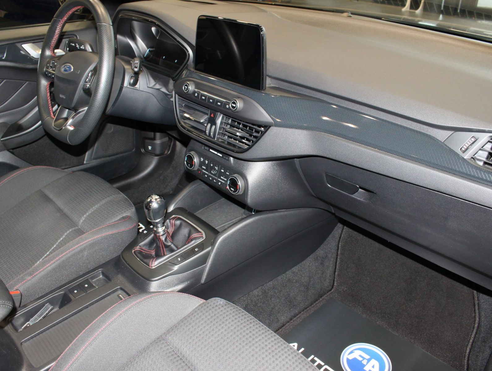 Fahrzeugabbildung Ford 1.5 TDCi ST-Line Navi+HeadUp+Keyless+Spurhalte