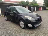 Renault Megane Scenic - Renault Megane mit Benzin-Antrieb: Van