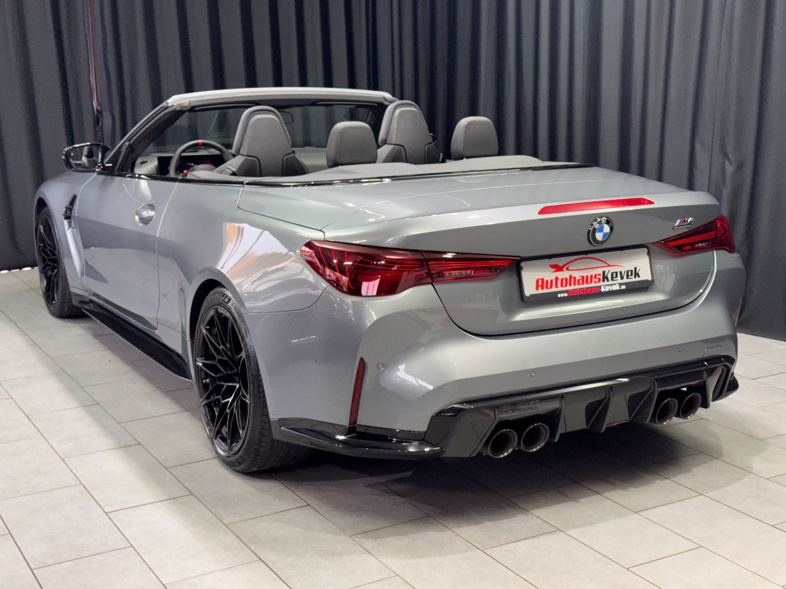 Fahrzeugabbildung BMW M4 Cabrio M xDrive Competition|CARBON-PAKET|ACC|