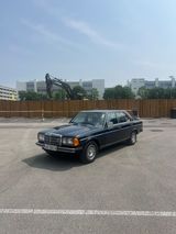 Mercedes-Benz W123 230E  - Mercedes-Benz 230: W123 230e