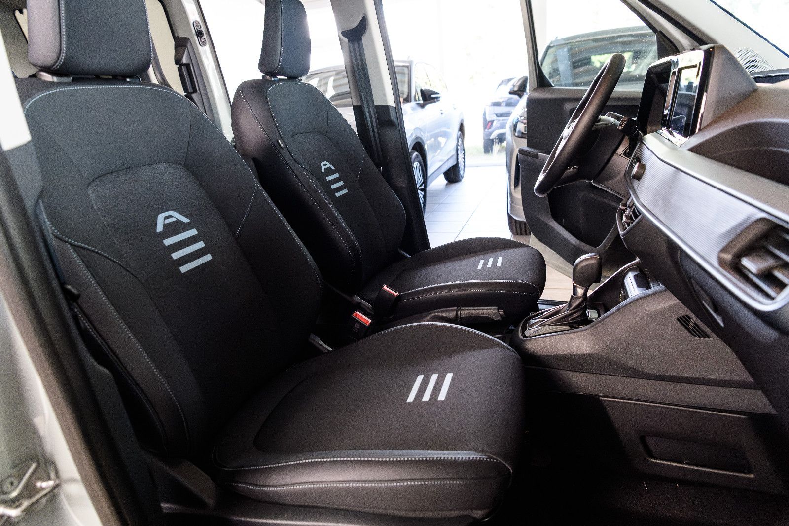 Fahrzeugabbildung Ford Tourneo Courier Active +Navi +ACC +Winter