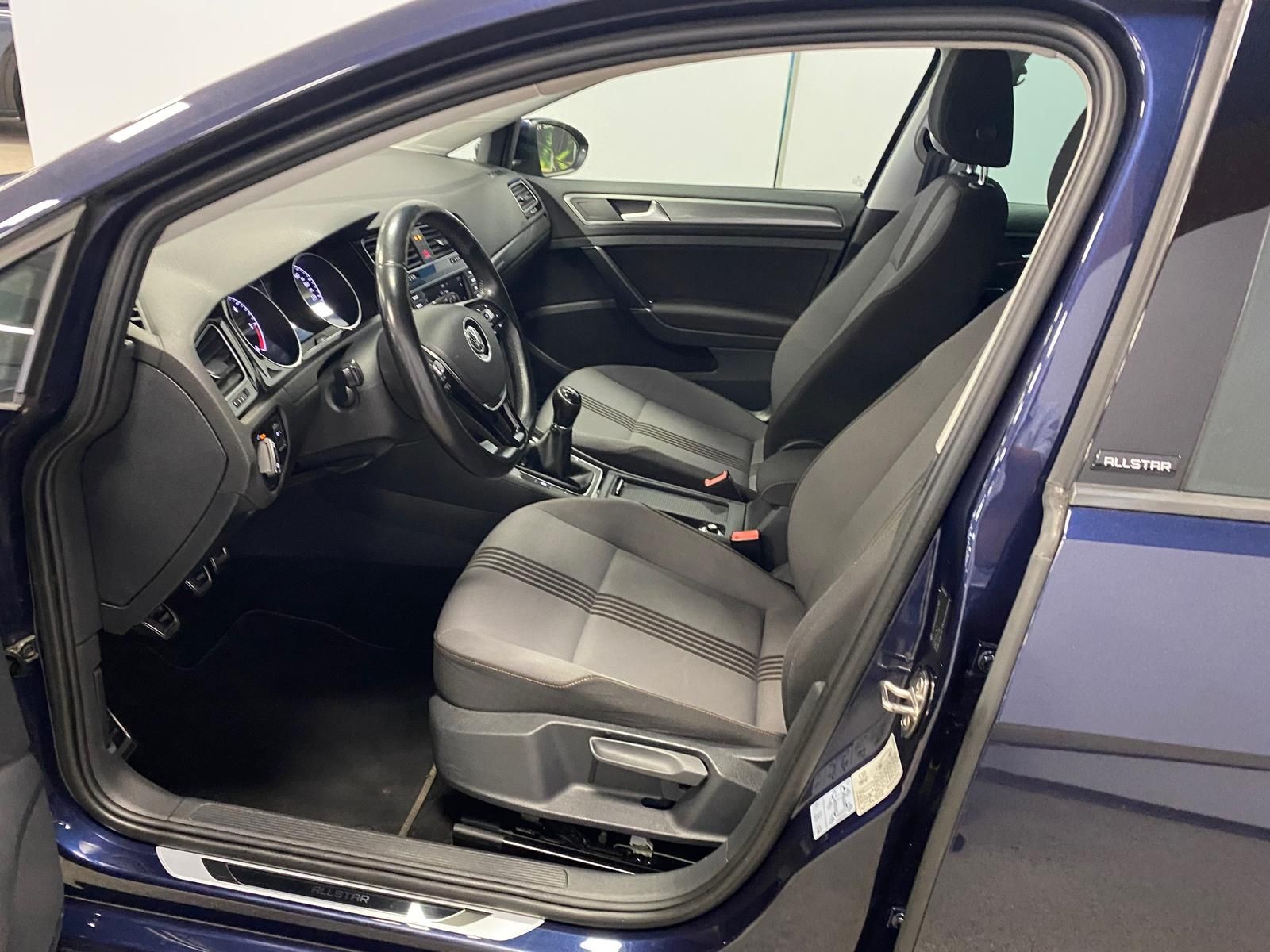 Fahrzeugabbildung Volkswagen Golf 2.0 TDI Allstar BMT KLIMA+PDC+NAVI+SITZHEIZ