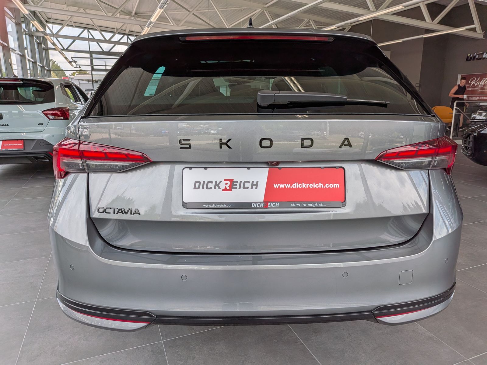 Fahrzeugabbildung SKODA Octavia 1.5 TSI Sportline Pano Matrix AHK 5J-Gar