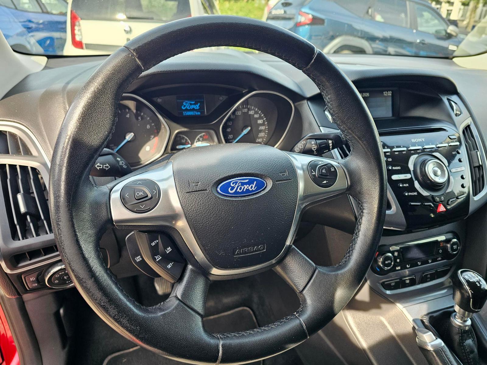 Ford Focus 2013 — photo 17