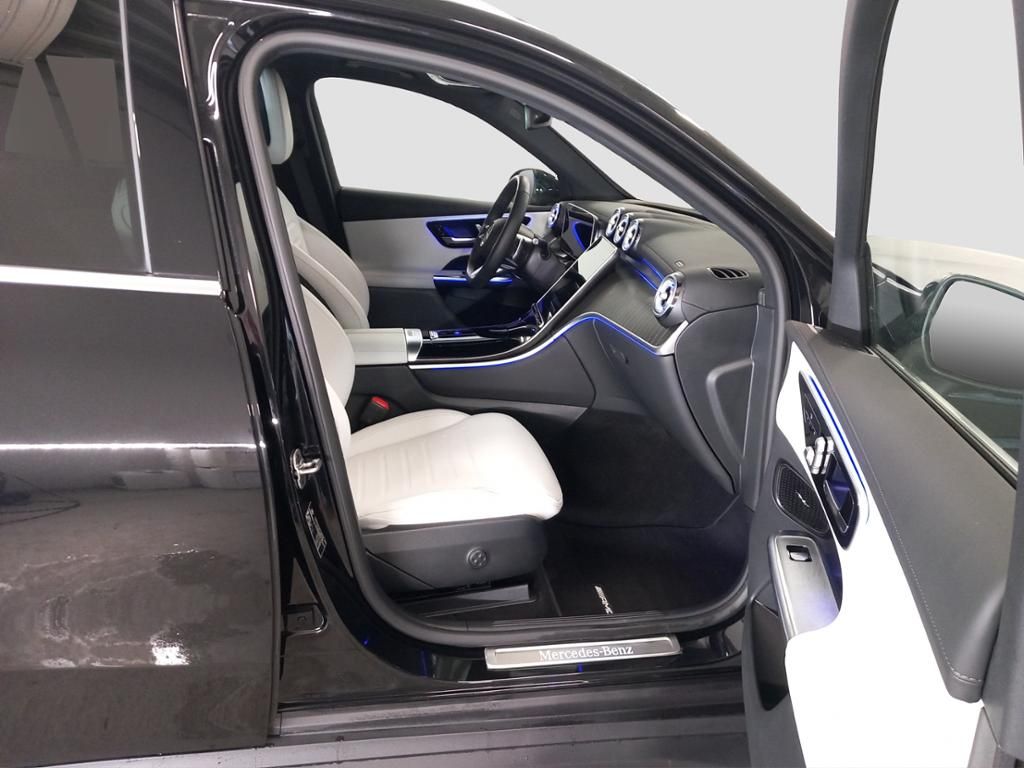 Fahrzeugabbildung Mercedes-Benz GLC 200 4M AMG*AHK*Pano-Dach*Distronic*360