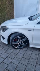 Mercedes-Benz CLA 250 DCT 4MATIC AMG Line AMG Line - Autos in München: Sportwagen